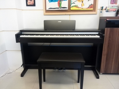雅马哈电钢琴YDP142电钢琴88键重锤数码钢琴电子智能印尼进口